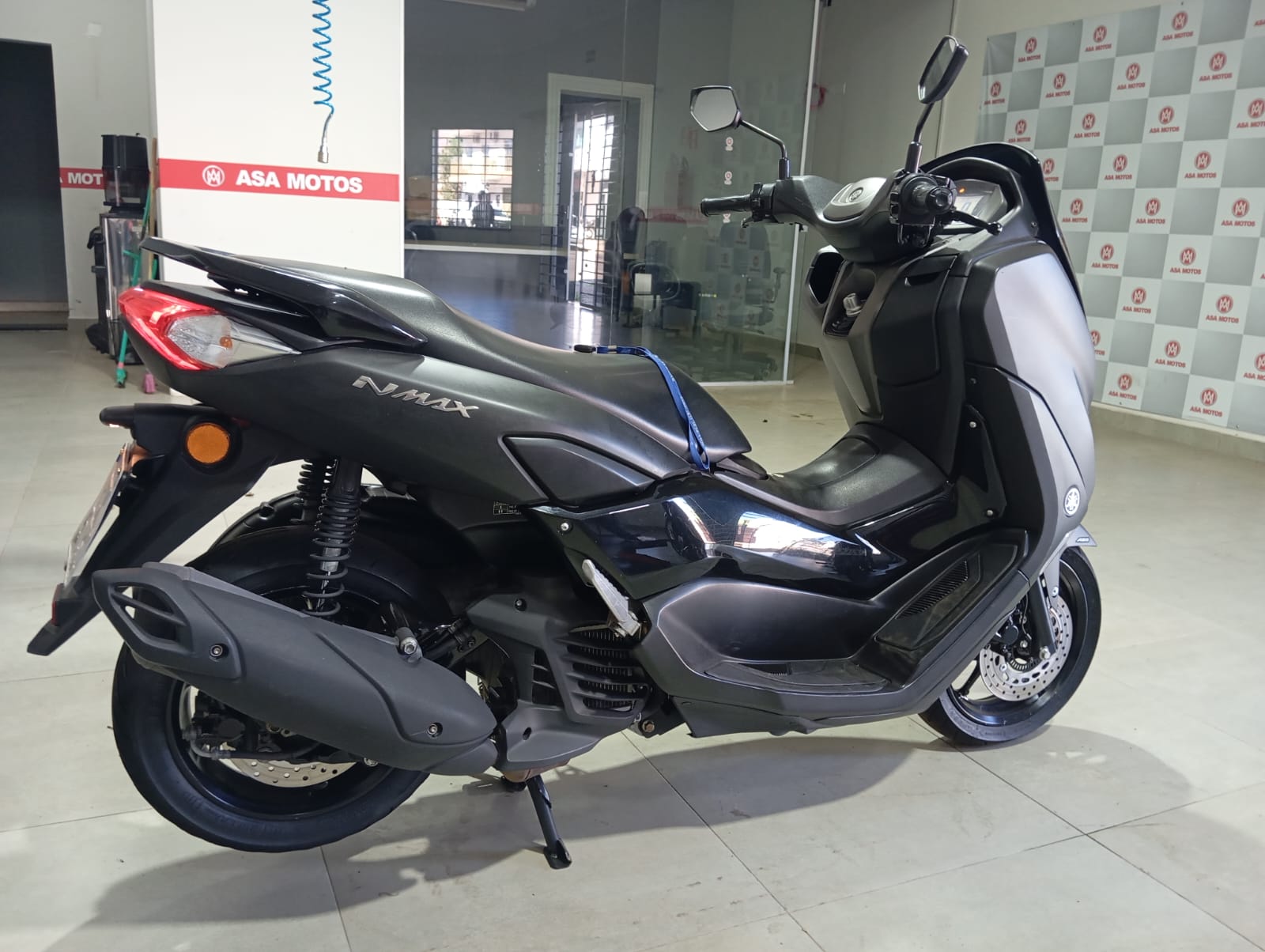 YAMAHA NMAX 160 PRETA 2022