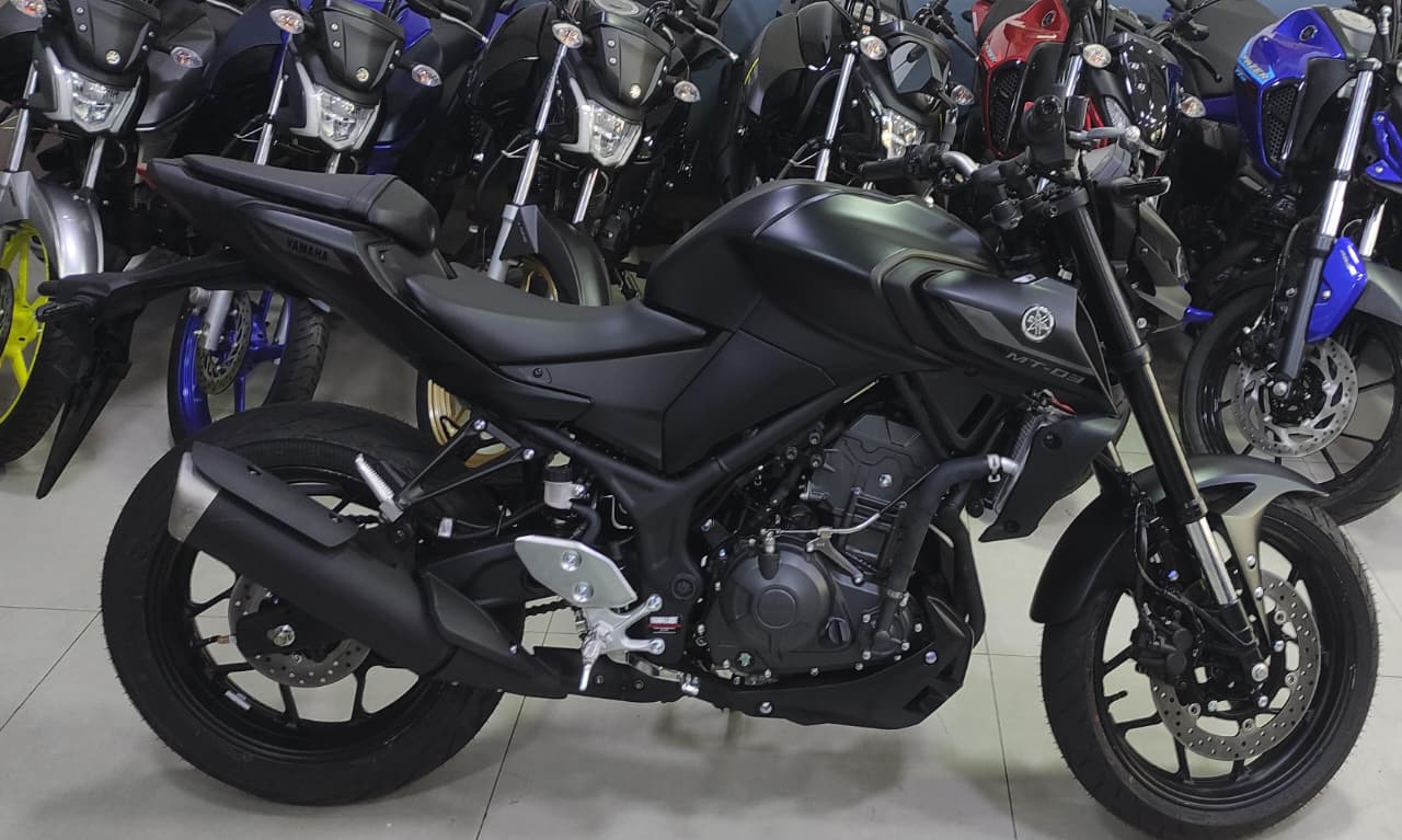 YAMAHA MT03 CONNECTED PRETA 2026