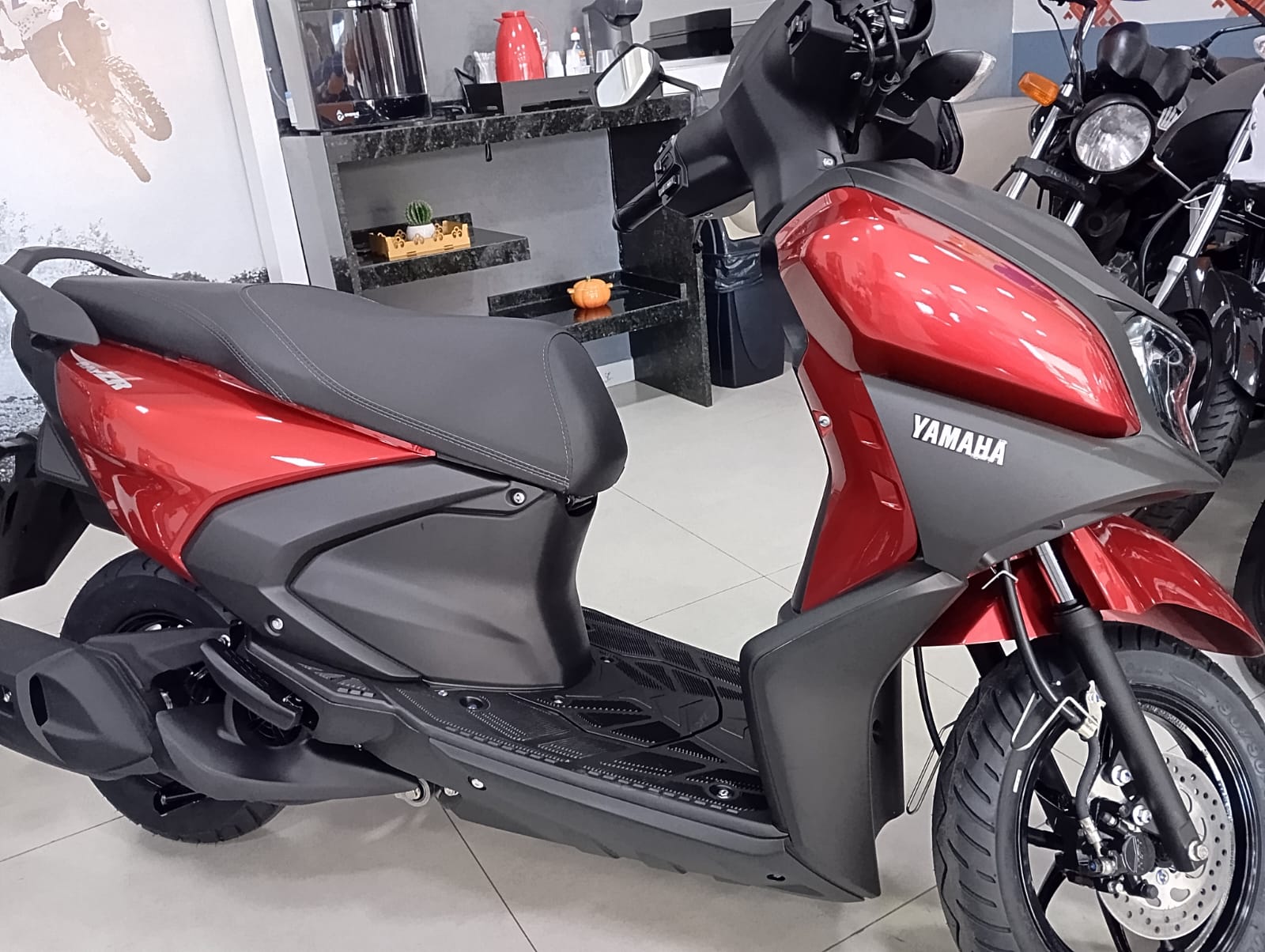 NOVA YAMAHA ZR HYBRID CONNECTED 2027 VERMELHA